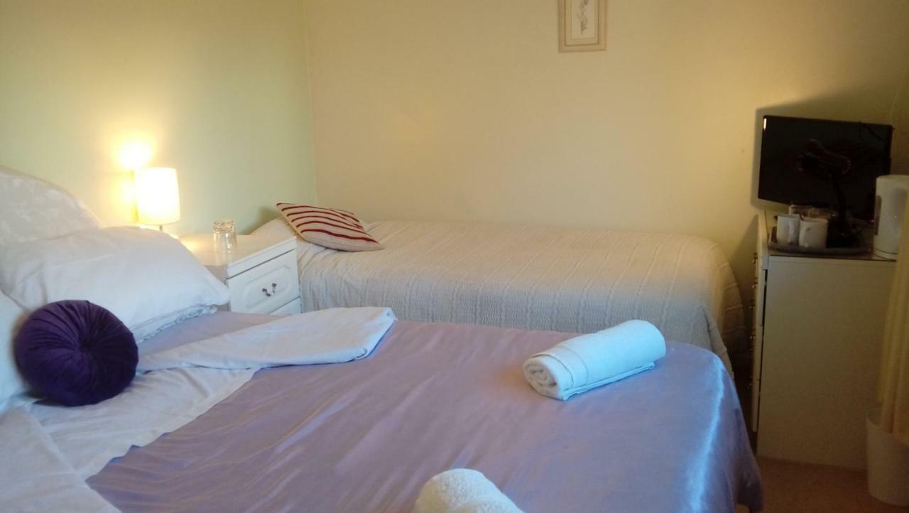 Hotel Lavender House à Bridgend  Extérieur photo