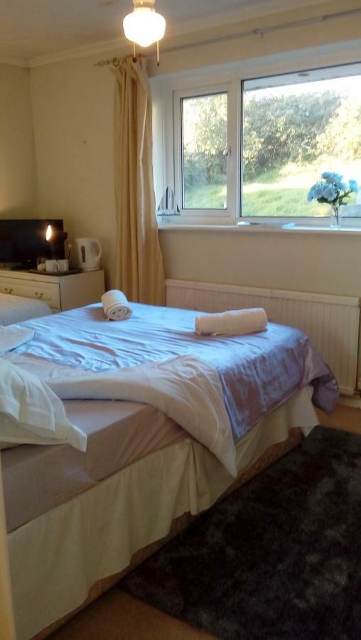 Hotel Lavender House à Bridgend  Extérieur photo